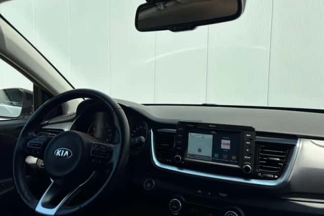 Kia Stonic (2020) thumbnail 16