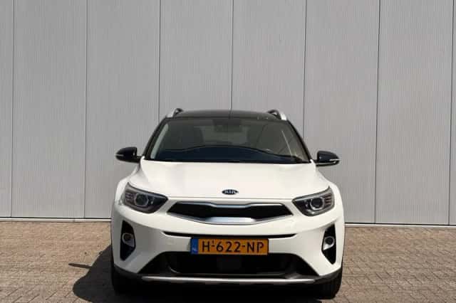 Kia Stonic (2020) thumbnail 4