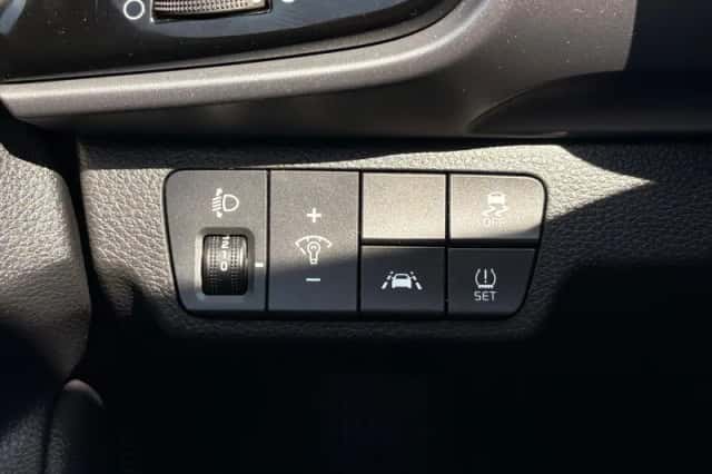 Kia Stonic (2020) thumbnail 34