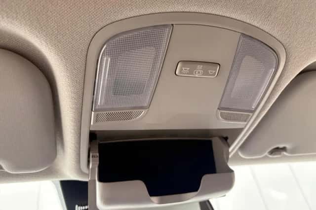 Kia Stonic (2020) thumbnail 36
