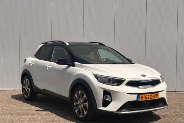 Kia Stonic (2020) thumbnail 5