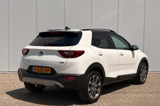 Kia Stonic (2020) thumbnail 7