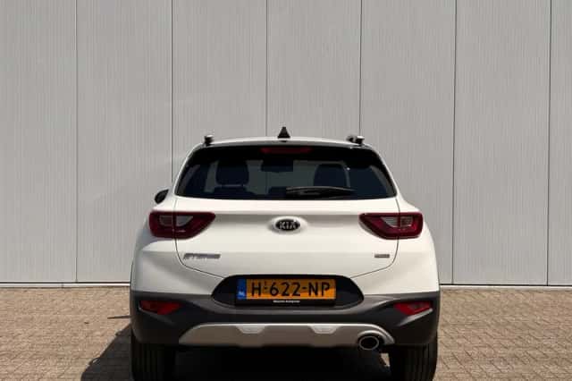 Kia Stonic (2020) thumbnail 8
