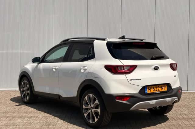 Kia Stonic (2020) thumbnail 9