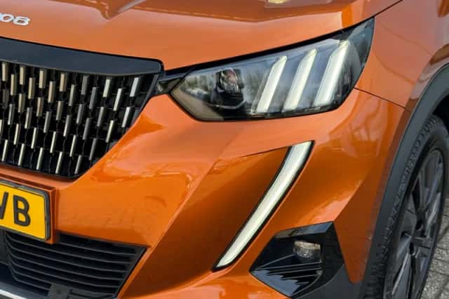 Peugeot 2008 (2021) thumbnail 14