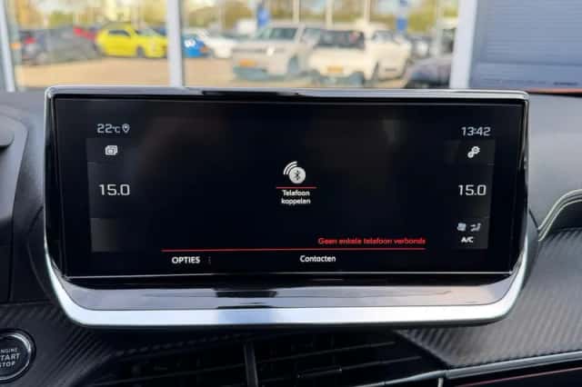 Peugeot 2008 (2021) thumbnail 35