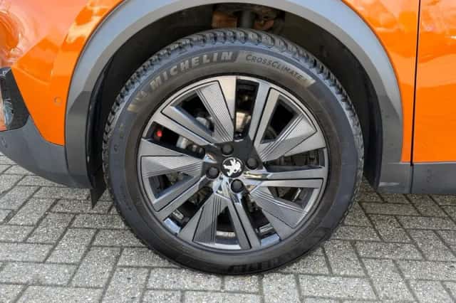 Peugeot 2008 (2021) thumbnail 9