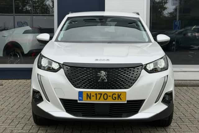 Peugeot 2008 (2021) thumbnail 3