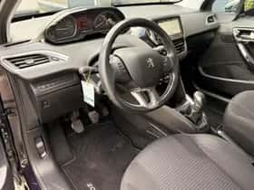 Peugeot 208 (2017) thumbnail 17