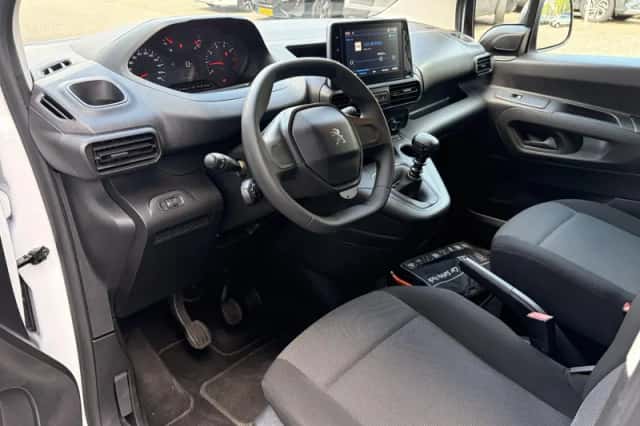 Peugeot Partner (2023) thumbnail 17