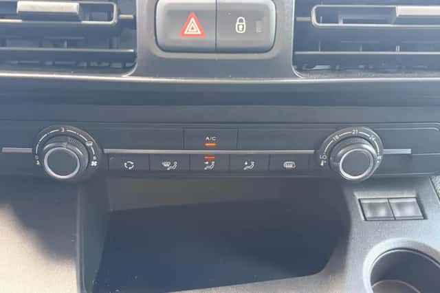 Peugeot Partner (2023) thumbnail 23