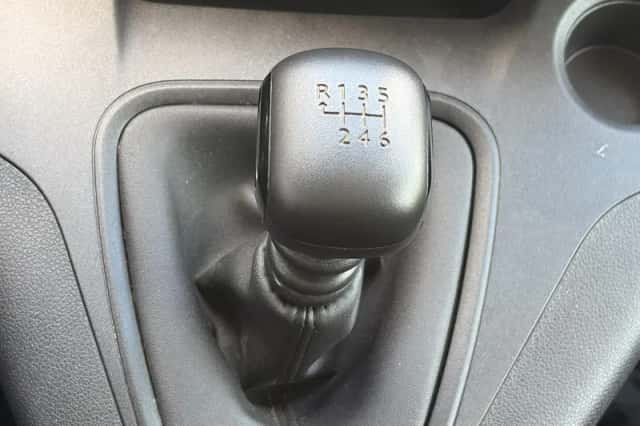 Peugeot Partner (2023) thumbnail 24