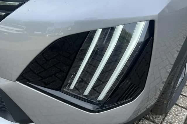 Peugeot 2008 (2024) thumbnail 18