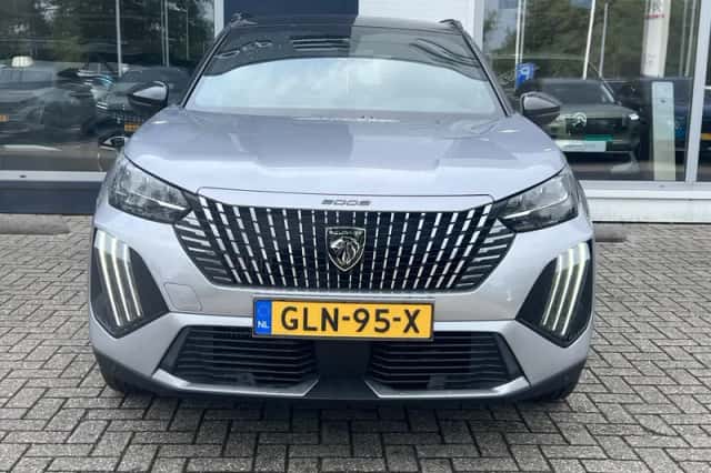 Peugeot 2008 (2024) thumbnail 4