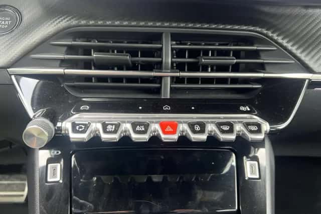 Peugeot 2008 (2024) thumbnail 33