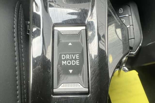 Peugeot 2008 (2024) thumbnail 36