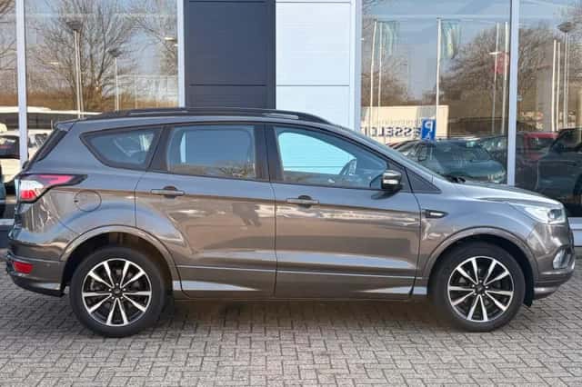Ford Kuga (2018) thumbnail 15