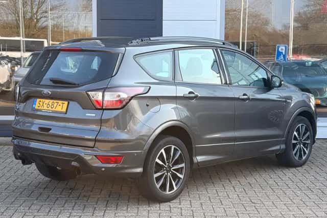 Ford Kuga (2018) thumbnail 3
