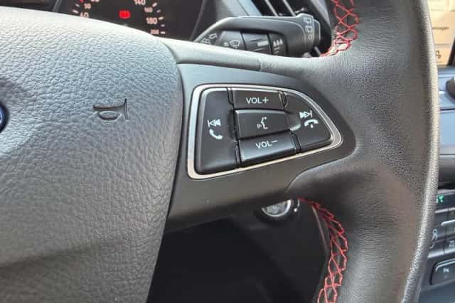 Ford Kuga (2018) thumbnail 22