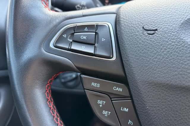 Ford Kuga (2018) thumbnail 23