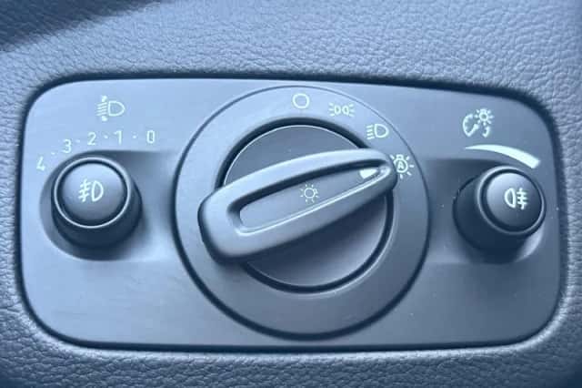 Ford Kuga (2018) thumbnail 25