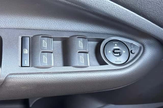 Ford Kuga (2018) thumbnail 30