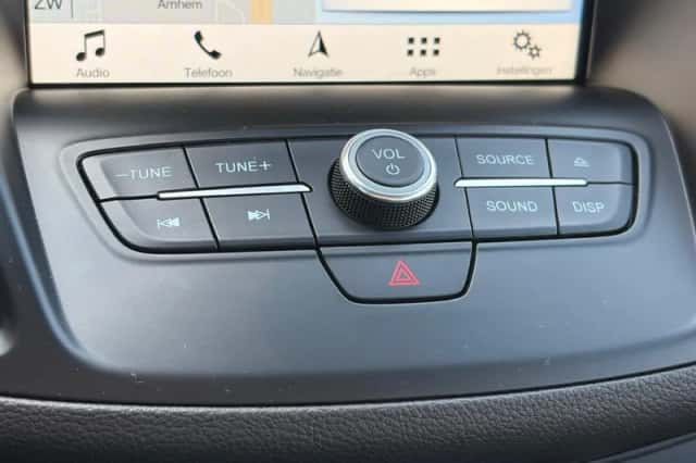 Ford Kuga (2018) thumbnail 31