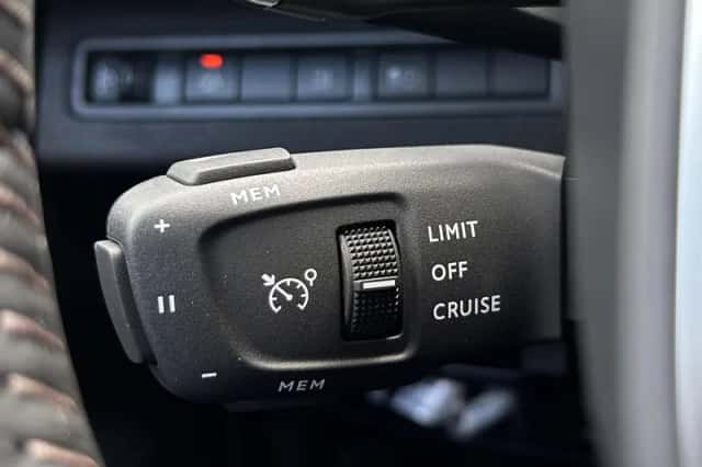 Peugeot 3008 (2024) thumbnail 16