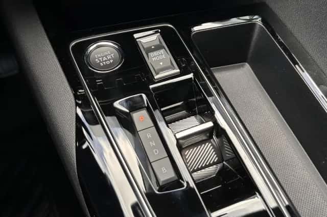 Peugeot 3008 (2024) thumbnail 35