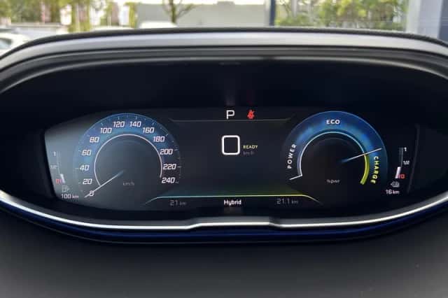 Peugeot 3008 (2024) thumbnail 9