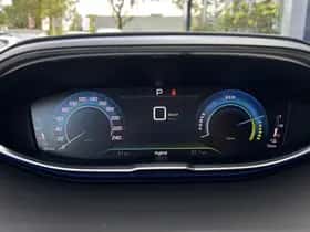 Peugeot 3008 (2024) thumbnail 9