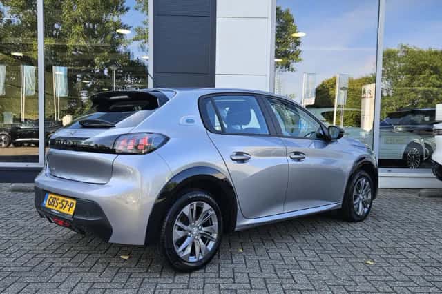 Peugeot e-208 (2023) thumbnail 4