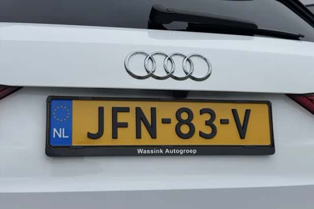 Audi Q3 (2022) thumbnail 15