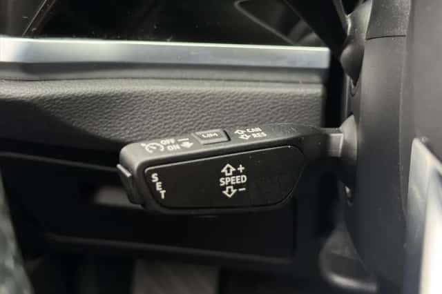Audi Q3 (2022) thumbnail 23