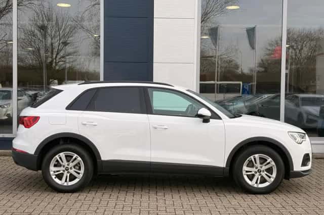 Audi Q3 (2022) thumbnail 7