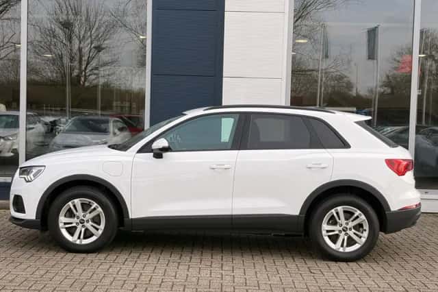 Audi Q3 (2022) thumbnail 8