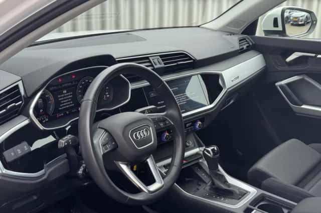 Audi Q3 (2022) thumbnail 9