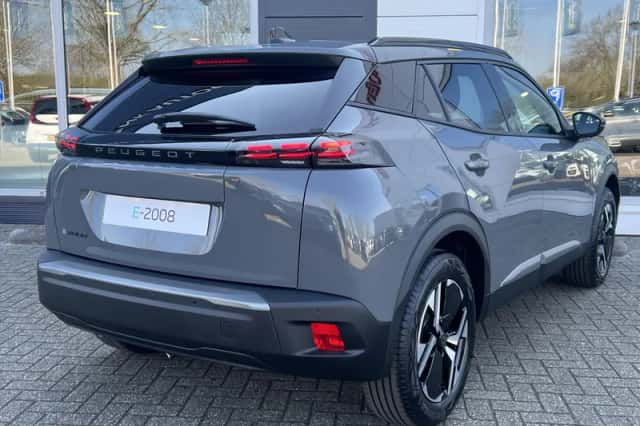 Peugeot e-2008 (2026) thumbnail 4