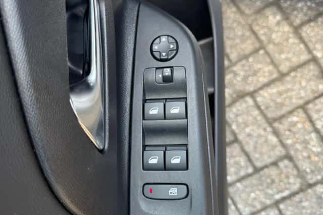 Opel Corsa (2024) thumbnail 24