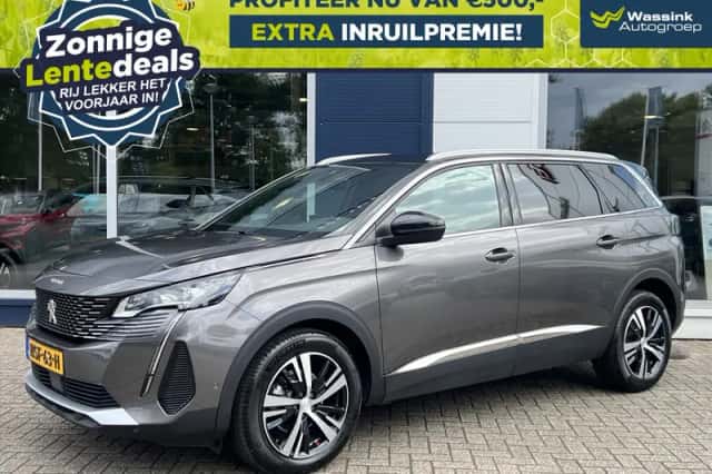 Peugeot 5008 (2023) thumbnail 1