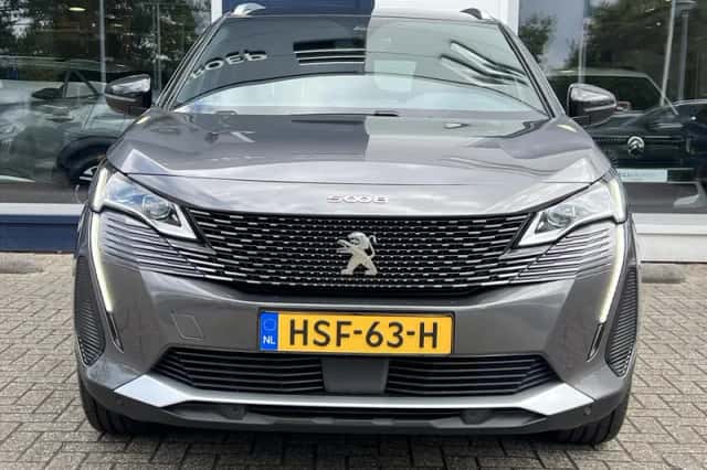 Peugeot 5008 (2023) thumbnail 4