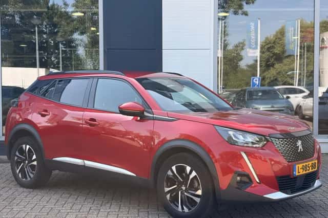 Peugeot 2008 (2021) thumbnail 2
