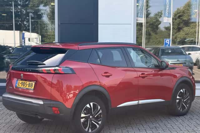 Peugeot 2008 (2021) thumbnail 3