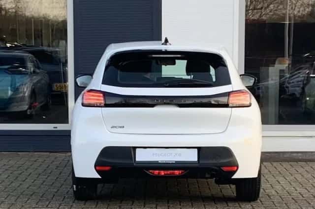 Peugeot 208 (2025) thumbnail 3