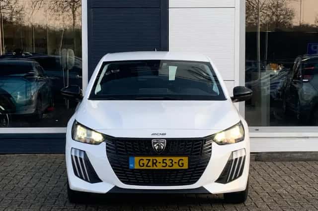 Peugeot 208 (2025) thumbnail 4