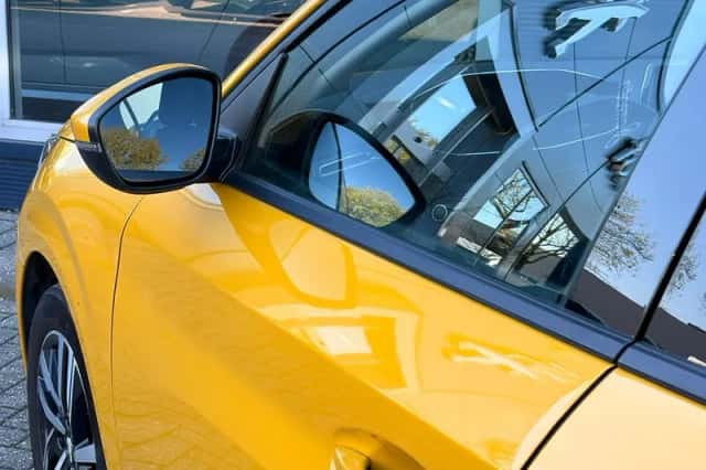 Peugeot 208 (2021) thumbnail 15