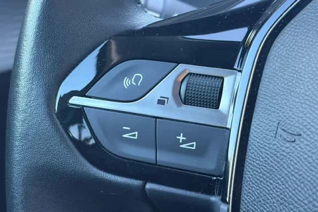 Peugeot 208 (2021) thumbnail 17