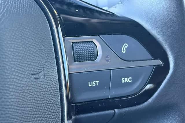 Peugeot 208 (2021) thumbnail 18