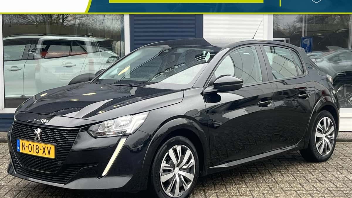 Peugeot e-208 (2022) — foto 1