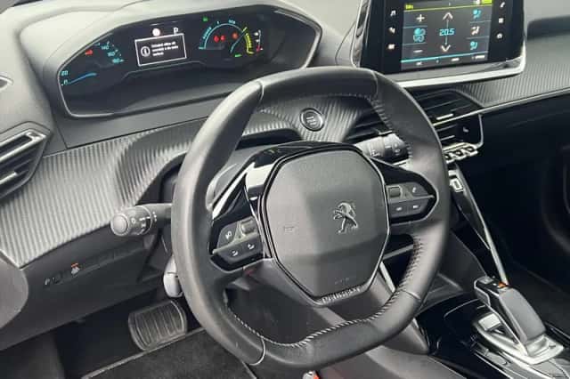 Peugeot e-208 (2022) thumbnail 14